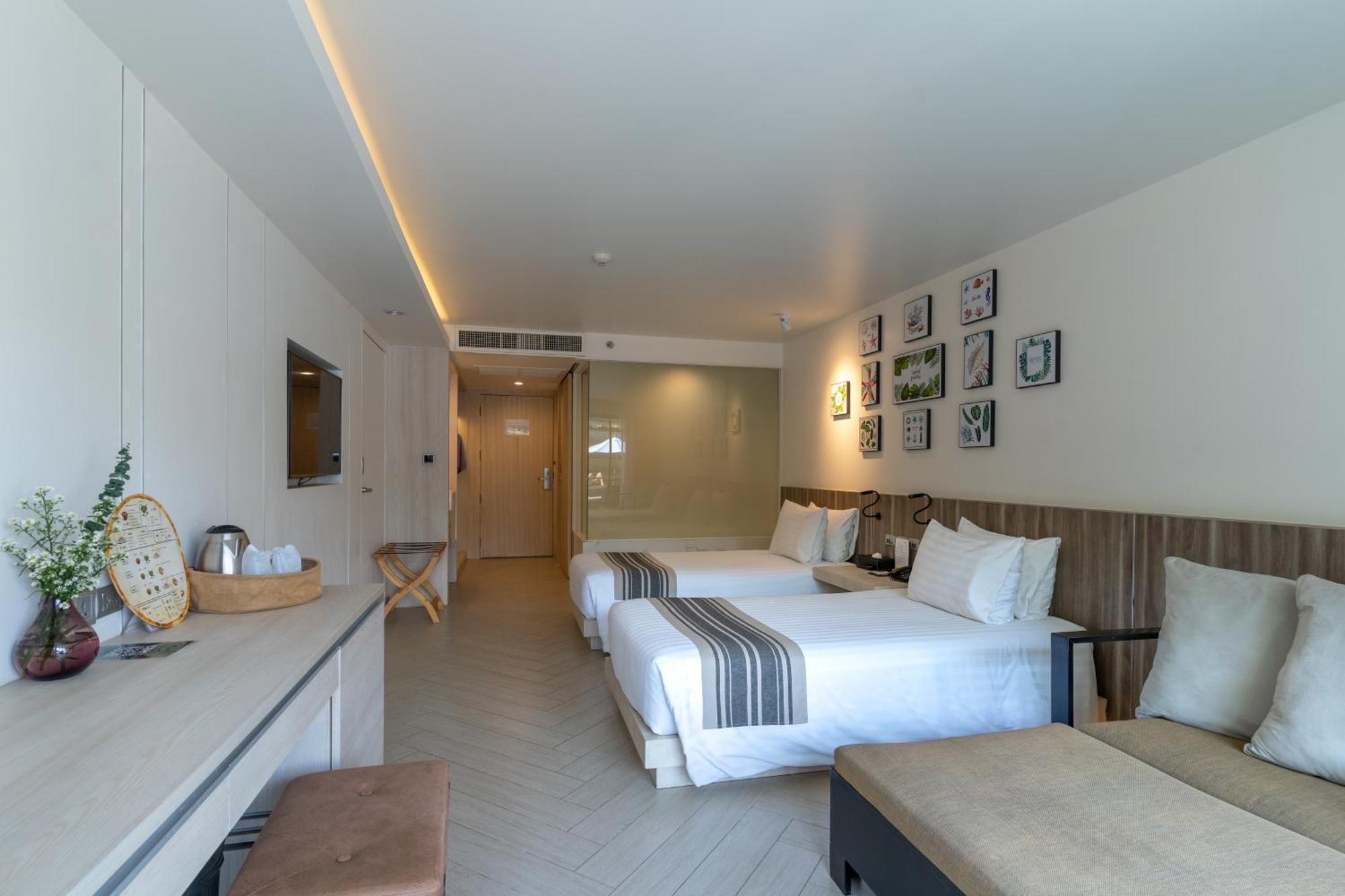 Twin Room with Pool Access